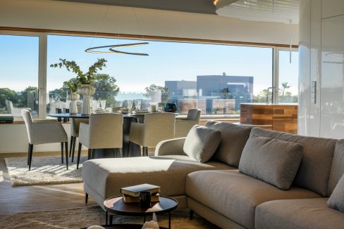 o_1etoui7lc1rcur1d1537c4bia03o