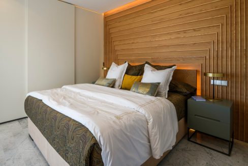 o_1etoui7lc3g21tj318ph1dsh2g43r