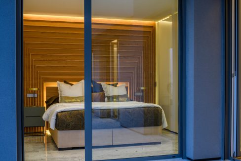 o_1etoui7le1sqd16ao4tg144g15oi4m