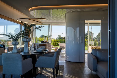 o_1etovud8t19rl1mhnis01bq2qjf40