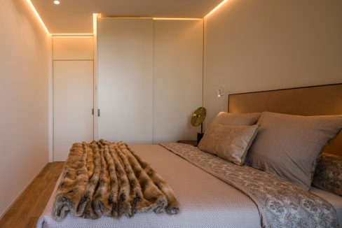 o_1etp0dp9b18ub1it6ba2142bk0m4b