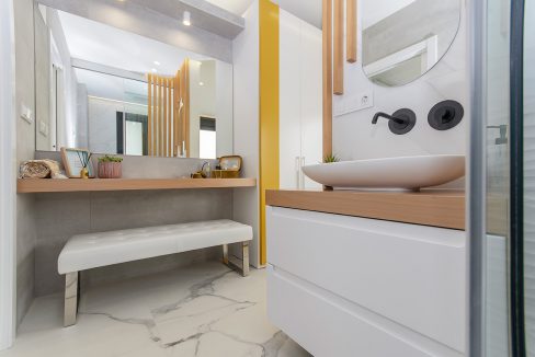 o_1eu0jbrno1ctg1orh1kjdr8stgr32