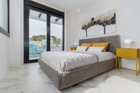 o_1eu0jbrnocaj1ls756r17jomms2v