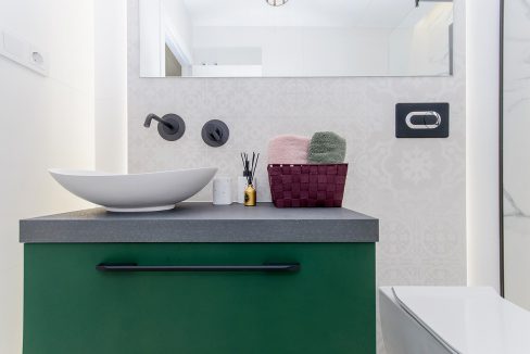 o_1eu0jbrnpe8i1a7k1cve77qq5835