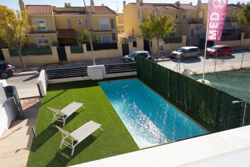 o_1eu0lmif1515fq91ail1j4a1k262p