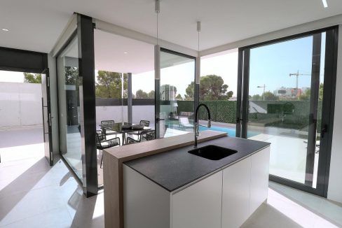 o_1euirkob11jh81ss41p1u1u6che82l