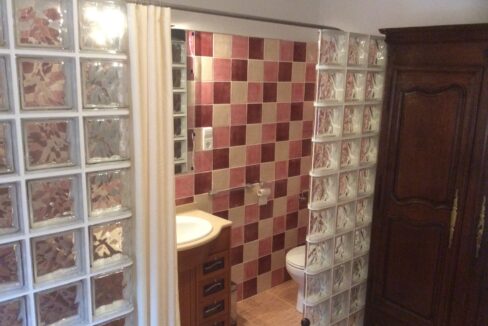 o_1eujl485113lq1q9iaqosmf8c025