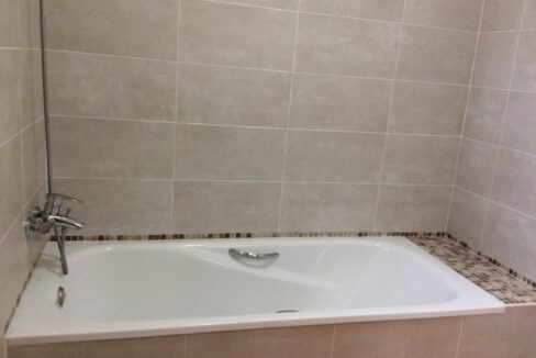 o_1eujlh06go12r5n50l93p1dm357