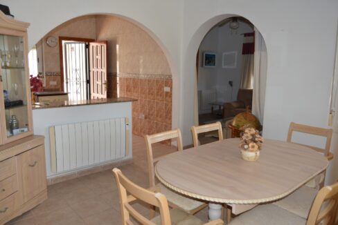 o_1eulvr5qq17gp17d71lchs2vbgg2b