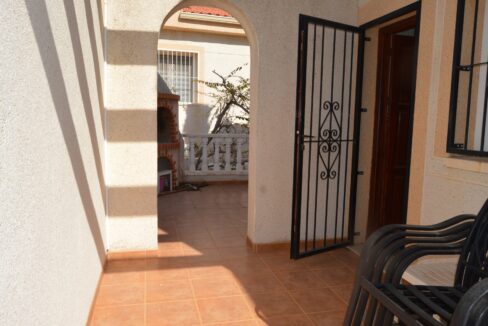 o_1eulvr5qr12hch00hl0cbeeu02p