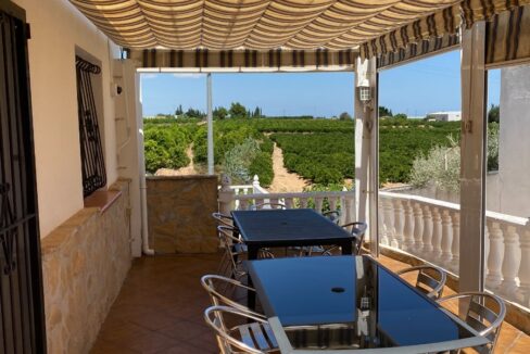 o_1eungfd6ea2knsc1g8kflo1ced2n