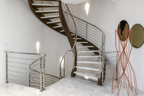 o_1euo9itos114v1fbr15fp5l41mtb2i