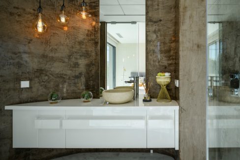 o_1euo9itos1mal1mmk1hm1sub15092k