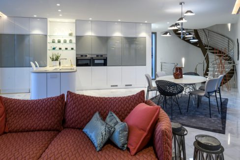 o_1euo9itosb3jrc04h8ts01gt32f